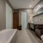Spacious 1-bedr - Portomasso Marina דירה