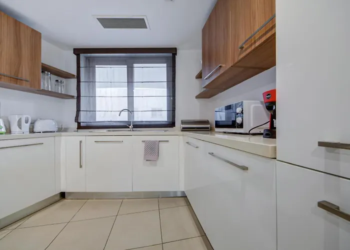 Spacious 1-bedr - Portomasso Marina Birbuba