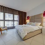Spacious 1-bedr - Portomasso Marina 아파트