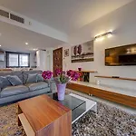 Spacious 1-bedr - Portomasso Marina 아파트 Birbuba