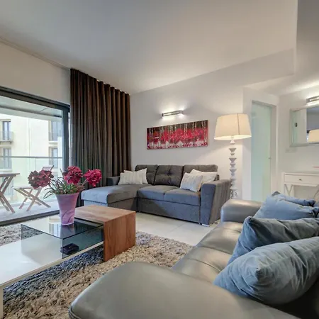 Spacious 1-bedr - Portomasso Marina *