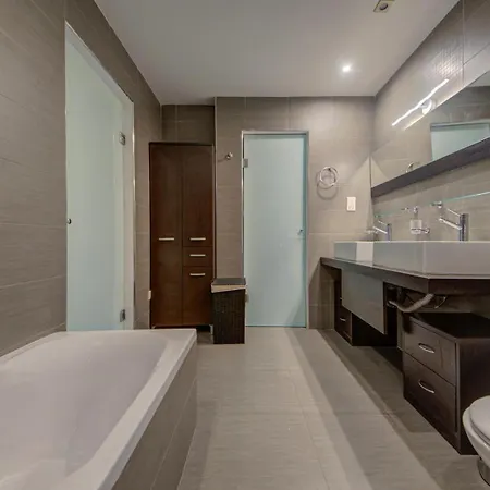 Spacious 1-bedr - Portomasso Marina Apartment