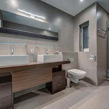 Spacious 1-bedr - Portomasso Marina * Birbuba