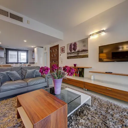 Spacious 1-bedr - Portomasso Marina Daire Birbuba