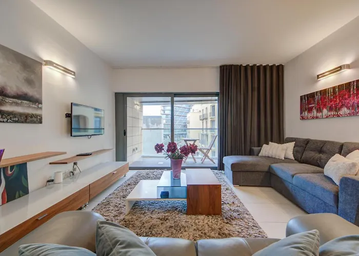 Spacious 1-bedr - Portomasso Marina Apartment Birbuba