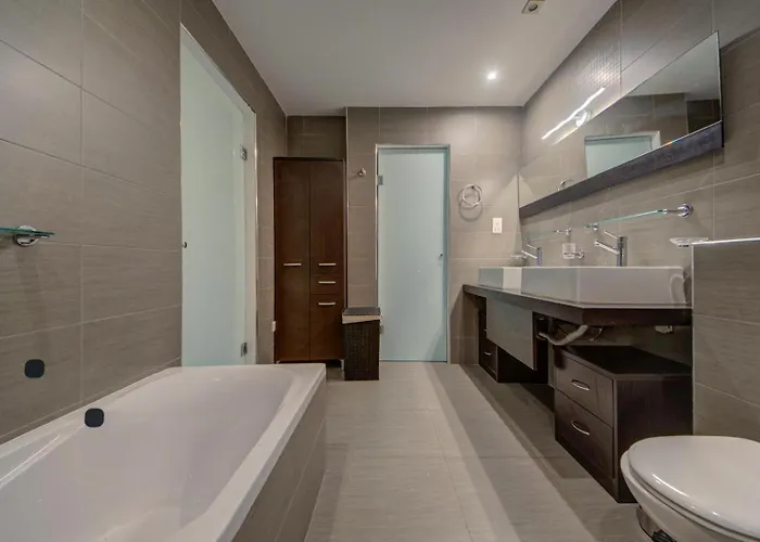 Spacious 1-bedr - Portomasso Marina Apartament