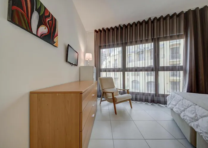 Spacious 1-bedr - Portomasso Marina * Birbuba